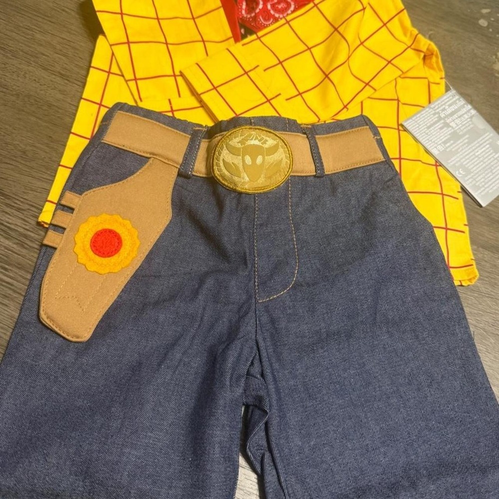 New with tags Disney parks Woody costume